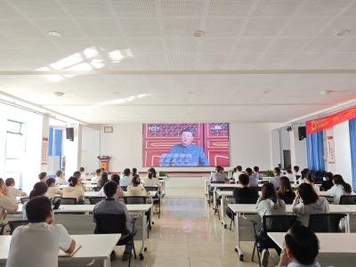 襄阳正大有限公司组织观看纪念中国人民抗日战争暨世界反法西斯战争胜利80周年大会直播