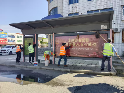 黄集镇：环卫清扫换新颜 洁净城镇迎国庆