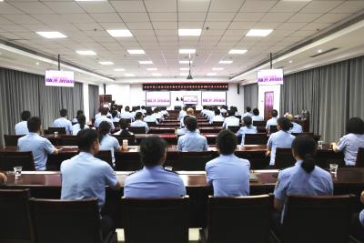 襄阳市公安局襄州区分局组织收听收看纪念中国人民抗日战争暨世界反法西斯战争胜利80周年大会直播