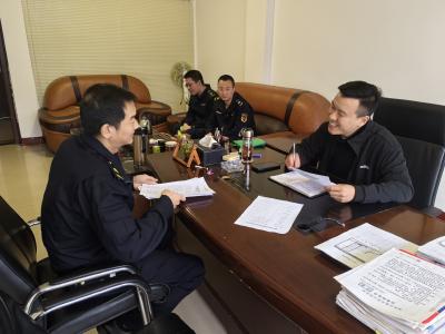 襄州城管：深入企业开展诚信文化宣传