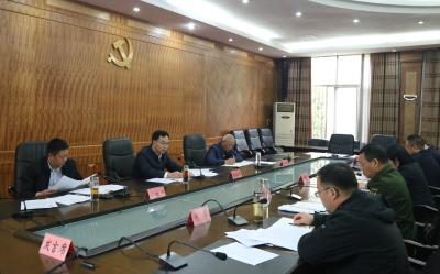 崔长领主持召开区委常委会会议