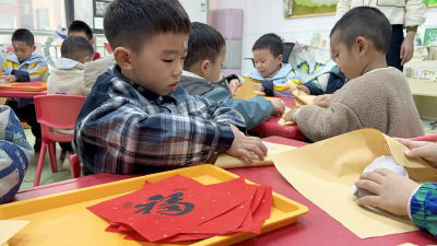 萌娃献暖度重阳！襄州区一幼开展孝亲主题活动