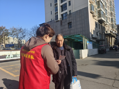 金华街道铁四院社区：小巷管家“敲门行动”暖人心 医保宣传“零距离”护民生 
