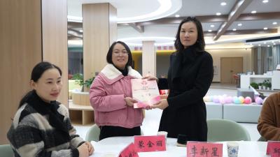 爱心妈妈宣讲全会精神  守护儿童成长