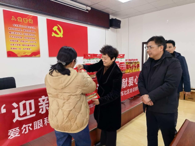 践行代表职责 传递新春温情