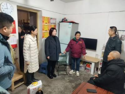 新春送暖意 安全护万家