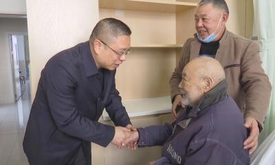 区领导节前走访慰问区“四大家”老领导