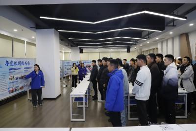 ​军营转职场 拥军促就业 —— 襄州区自主就业退役军人走进民营企业参访交流