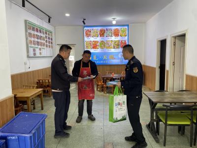 区城管执法大队：执法普法融合推进 垃圾分类宣传见行见效