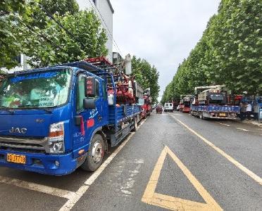 夏收正忙！黄龙“四个一”服务 暖心守护外地农机人