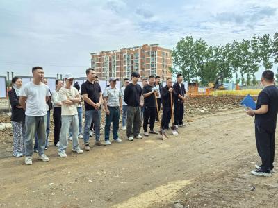 伙牌镇：以劳塑心践担当 共建美丽乡村助新生