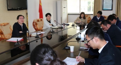 黄州区召开2017年年轻干部座谈会 