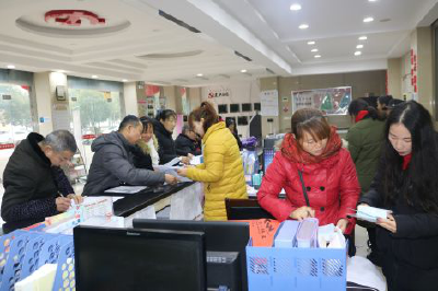赤壁街道：社区严把低保审查关