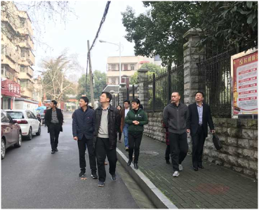 游伟调研指导赤壁街道体育路社区老旧小区改造工作