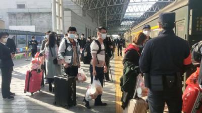 黄州区220名农民工踏上返工路