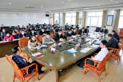 夏志东主持召开区“四大家”联席会议