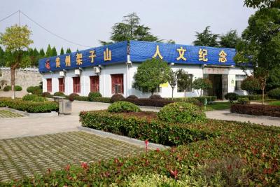 夏志东调研殡葬改革工作