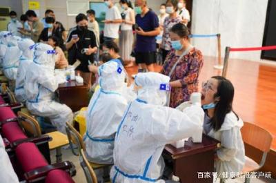 南京2岁男童做核酸检测被感染，多地核酸检测人员密集无序！