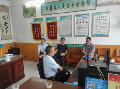 黄州区人社局开展办实事解难题助力乡村振兴活动