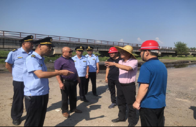 黄州区交通综合执法大队开展码头污染防治工作检查