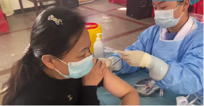 黄州区：全力推进新冠疫苗“加强针”接种工作