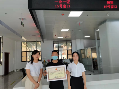 区市场监督管理局：打通黄州区“一业一证”最后一公里