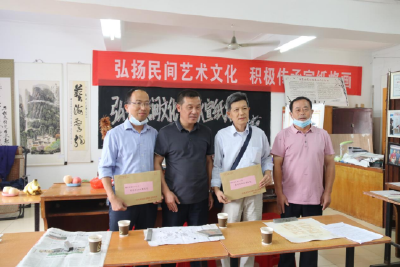 童文军走访慰问高层次人才代表