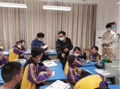 黄州区疾控中心开展学生常见病和健康影响因素监测工作