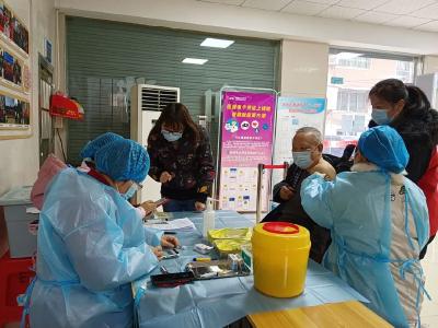 黄州区全力推进老年人疫苗接种工作
