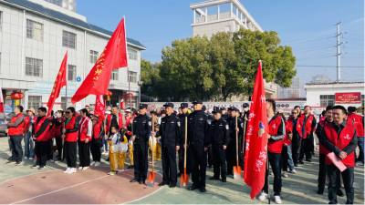 长圻蓼社区开展“共建绿色驿站，共创绿色家园”植树护绿活动