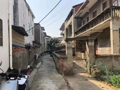 黄州区望月堤社区：居民主动配合“拆墙还路” 共建美丽家园
