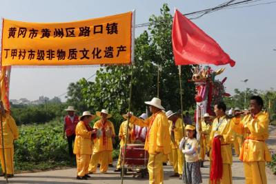 当非遗遇上端午——黄州区“非遗购物节”走进路口镇丁甲村