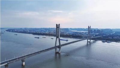 鄂黄长江大桥免费通行一年多 415万台车辆受益