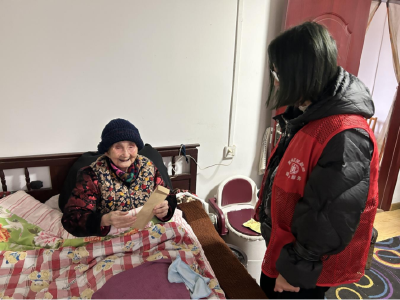黄州区民政局走访慰问全区多位百岁老人 