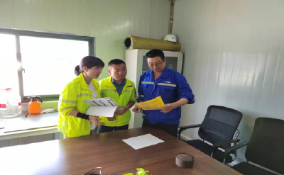 黄州区公路事业发展中心开展普法宣传活动
