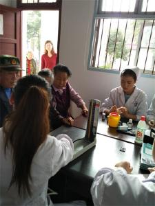 东南医院为西河镇福利院院民免费体检