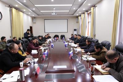 区领导专题听取农口各单位工作情况汇报