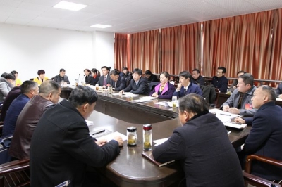 区领导参加人大代表团分组讨论