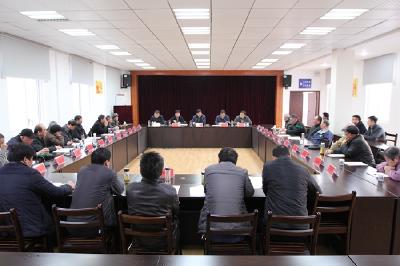 征求区第六次党代会报告意见离退休老干部代表座谈会召开