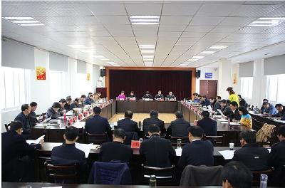 区委五届十四次全体会议召开