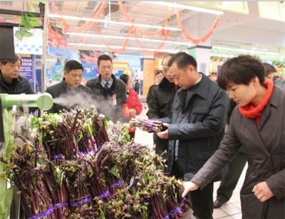 区领导春节前开展安全生产检查活动