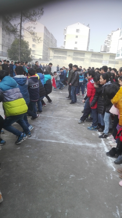 拔河比赛 “比”热校园