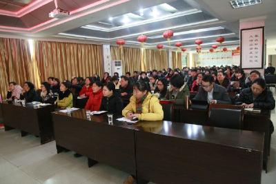 区国税局举办营改增税负异常纳税人辅导培训