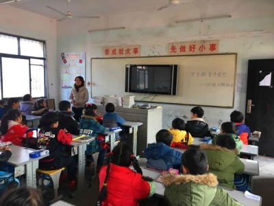 朱湖拧紧校园安全阀