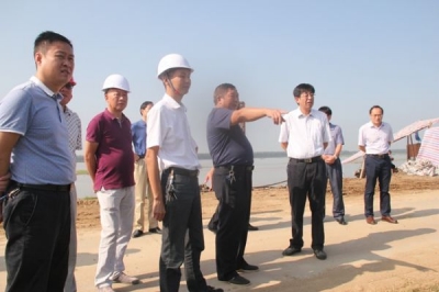 区领导调研河湖库长制工作