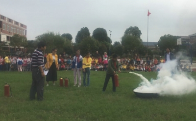 朋兴中心小学举行消防安全演练活动