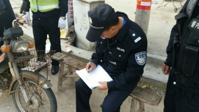 肖港镇开展摩托车集中整治专项行动