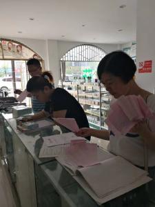 区市场局开发区食药所开展夏季药品专项检查