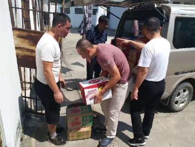 区民宗局慰问保丽家具厂新疆籍务工人员