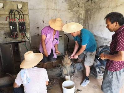 聚水成溪保民生 提水抗旱稳人心